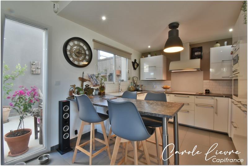 Maison - 121 m² - 5 pièces