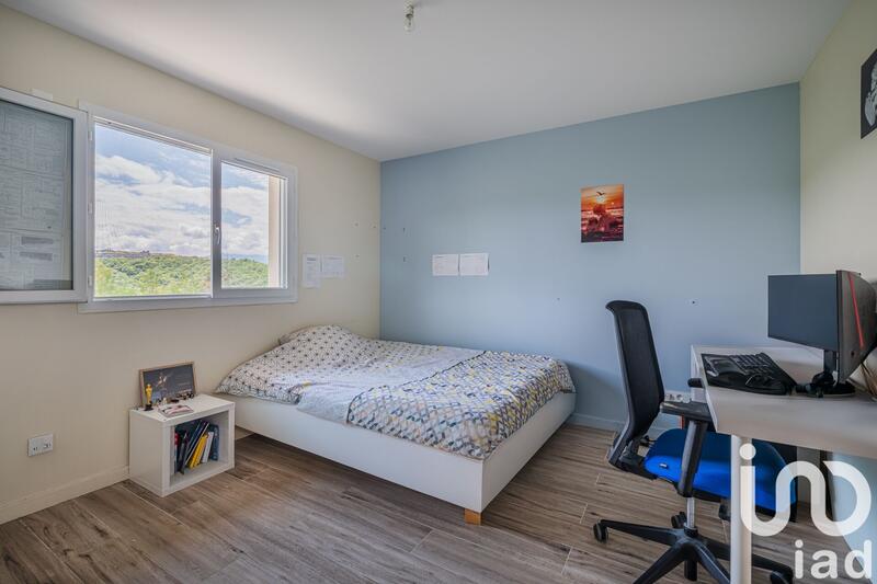 Maison - 195 m² - 8 pièces