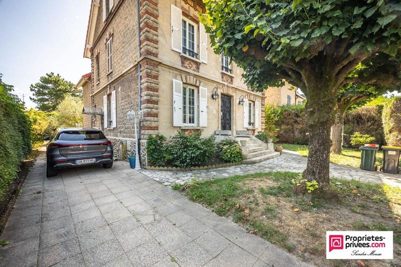 Maison - 236 m² - 7 pièces