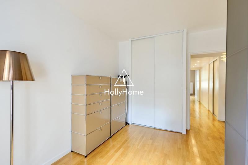 Appartement ancien - 85 m² - 4 pièces