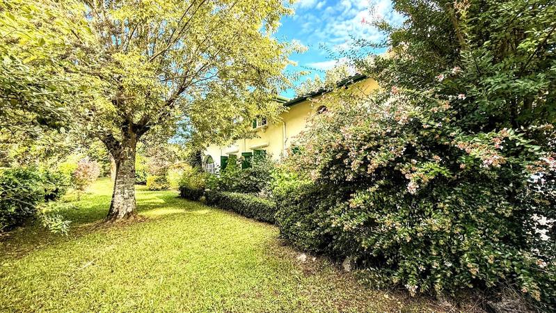 Propriété - 500 m² - 22 pièces