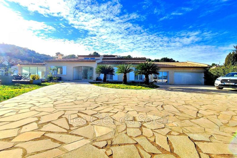 Maison - 228 m² - 7 pièces