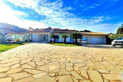 Maison - 228 m² - 7 pièces