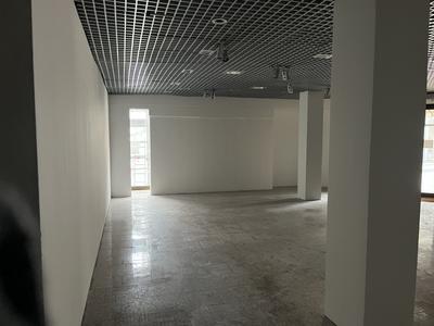 Local commercial - 128 m²