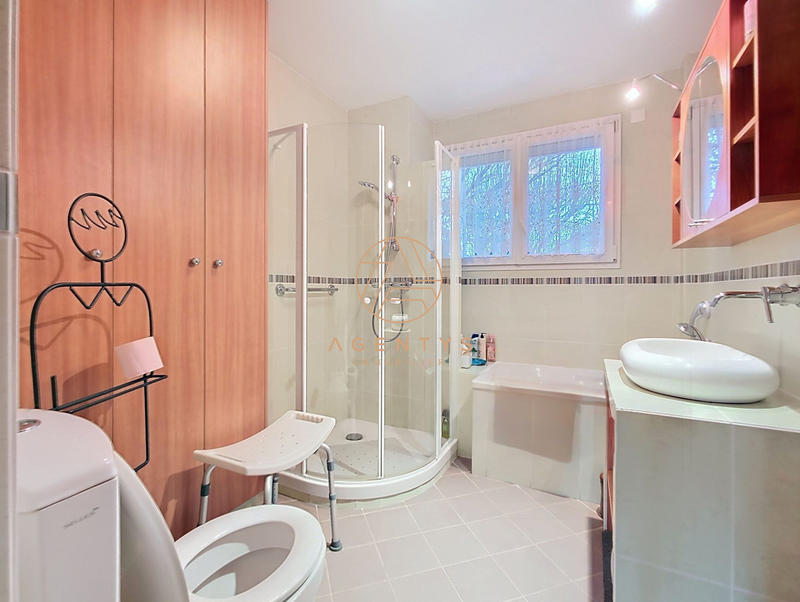 Appartement - 87 m² - 5 pièces