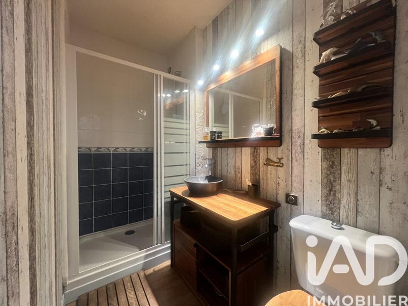 Maison - 252 m² - 12 pièces