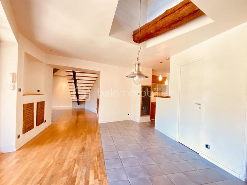 Propriété - 170 m² - 6 pièces