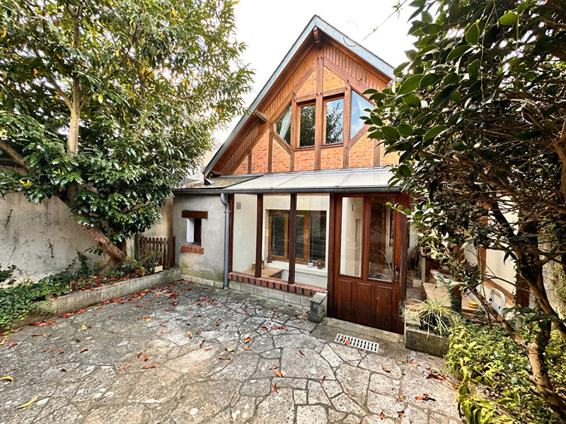 Maison - 182 m² - 6 pièces