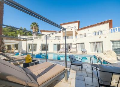 Maison - 547 m² - 15 pièces