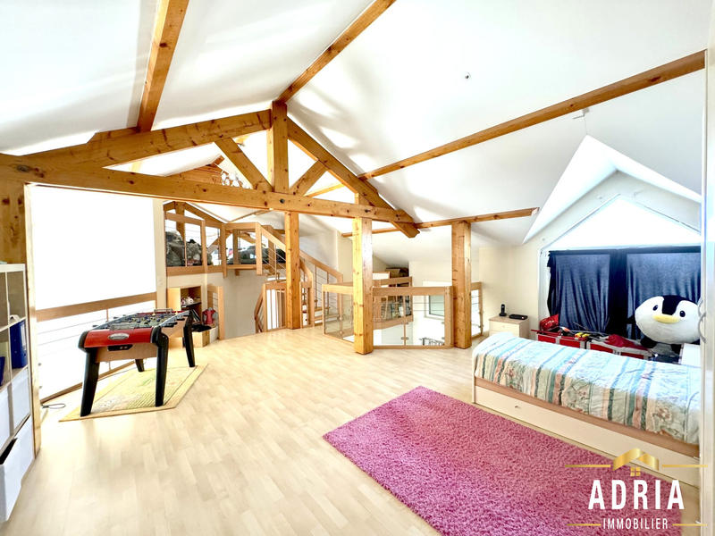 Maison - 196 m² - 7 pièces