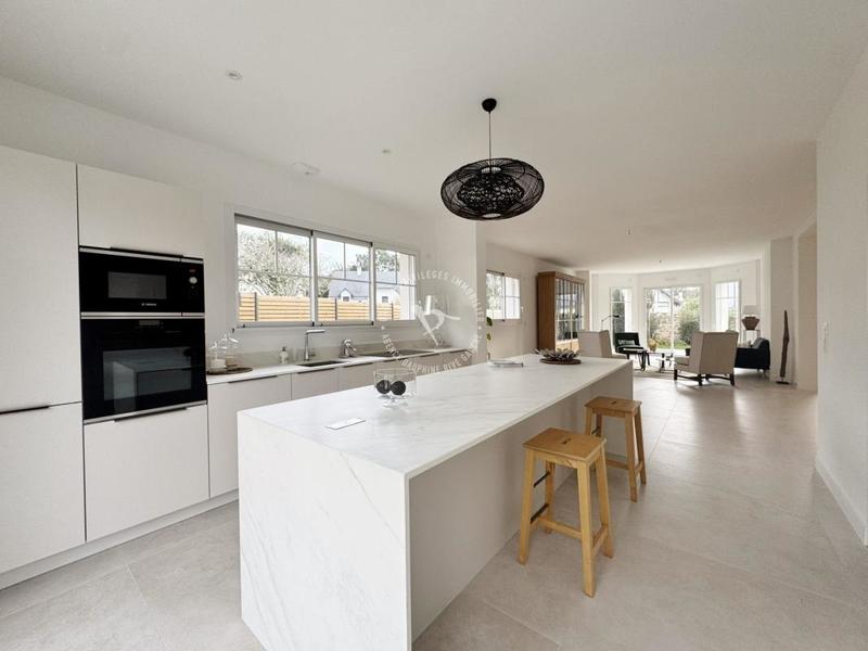 Maison - 180 m² - 7 pièces