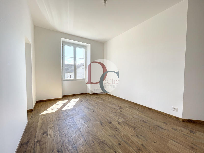 Maison - 316 m² - 11 pièces