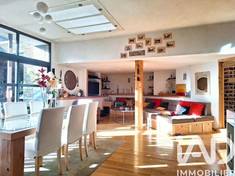 Maison - 229 m² - 7 pièces