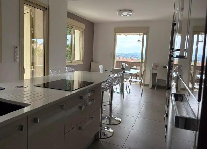 Maison - 150 m² - 7 pièces