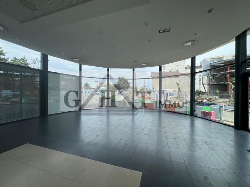 Entrepôt - 2 239 m²