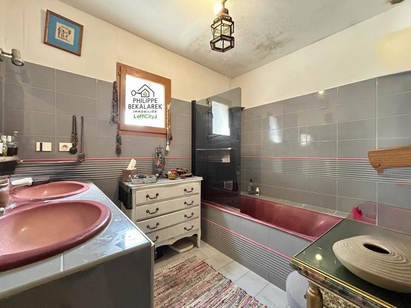 Pavillon - 202 m² - 9 pièces