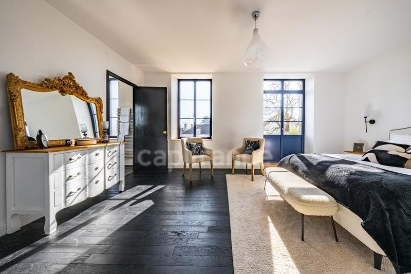 Propriété - 362 m² - 10 pièces