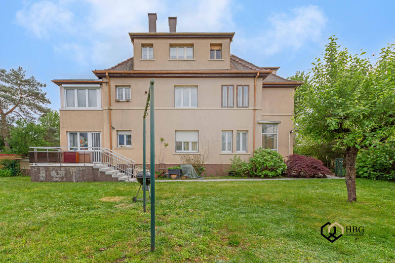 Maison - 310 m² - 13 pièces