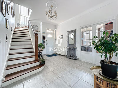 Maison ancienne - 228 m² - 7 pièces