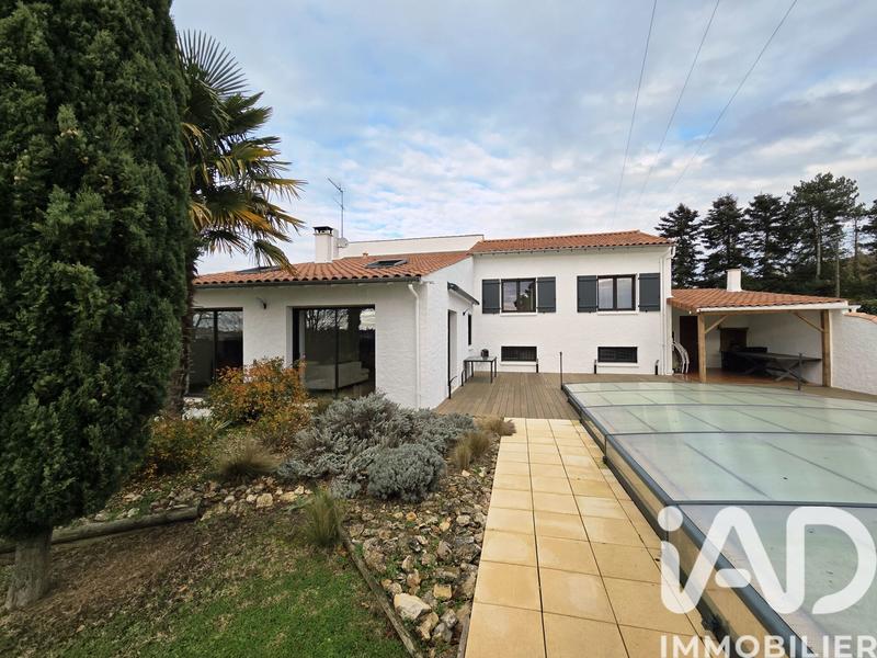 Maison - 176 m² - 6 pièces