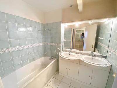 Maison - 200 m² - 7 pièces