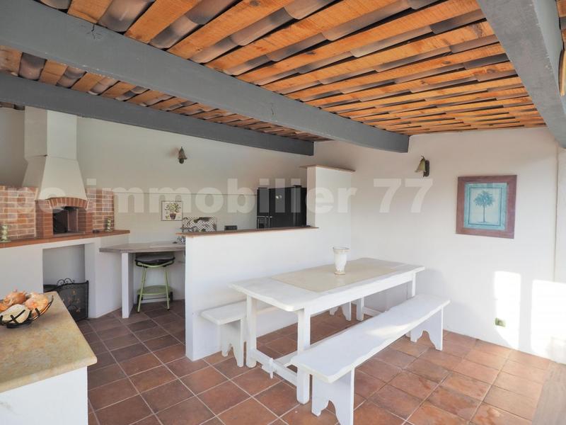 Villa - 200 m² - 6 pièces