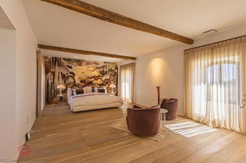 Maison - 233 m² - 5 pièces