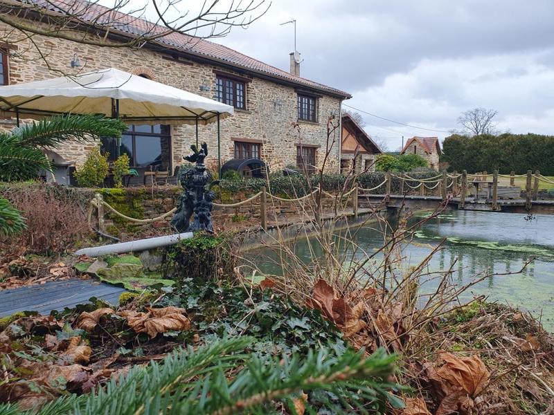 Maison ancienne - 347 m² - 6 pièces