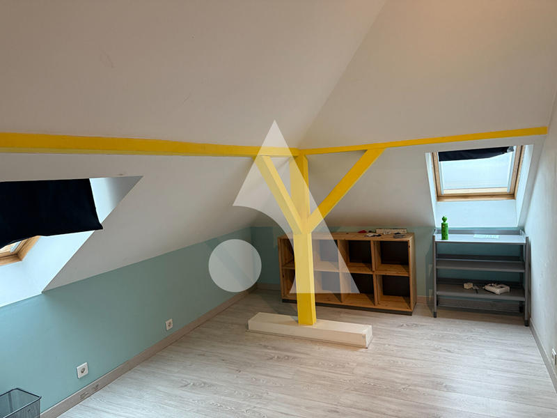 Maison - 121 m² - 8 pièces