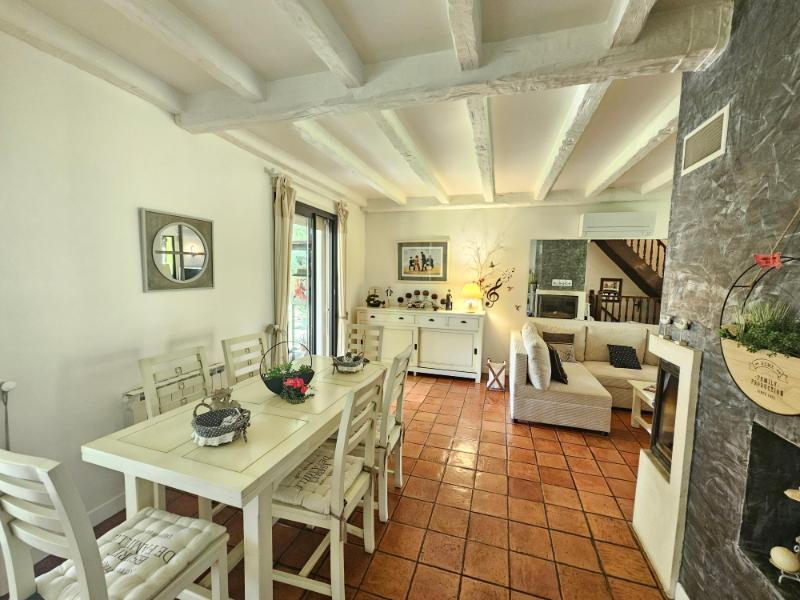 Maison - 207 m² - 8 pièces