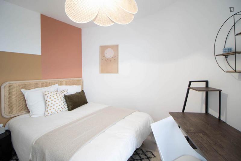 Chambre - 10 m² - 5 pièces