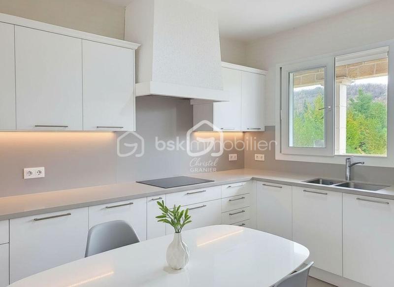 Maison - 165 m² - 5 pièces