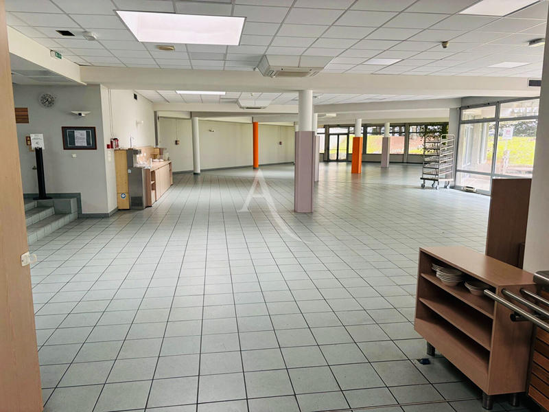 Local commercial - 700 m²