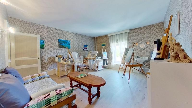 Maison - 248 m² - 8 pièces