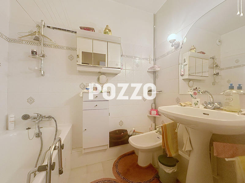 Appartement - 82 m² - 3 pièces