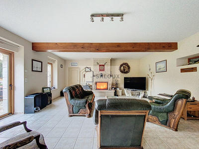 Maison - 235 m² - 6 pièces