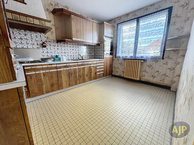 Maison - 90 m² - 5 pièces