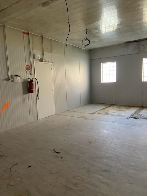 Local commercial - 250 m² - 6 pièces