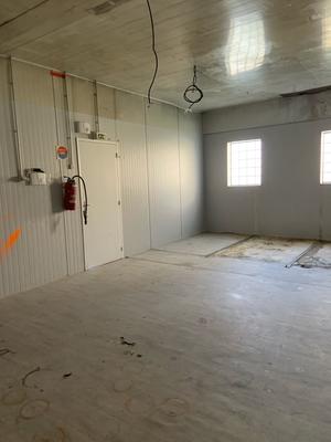 Local commercial - 250 m² - 6 pièces