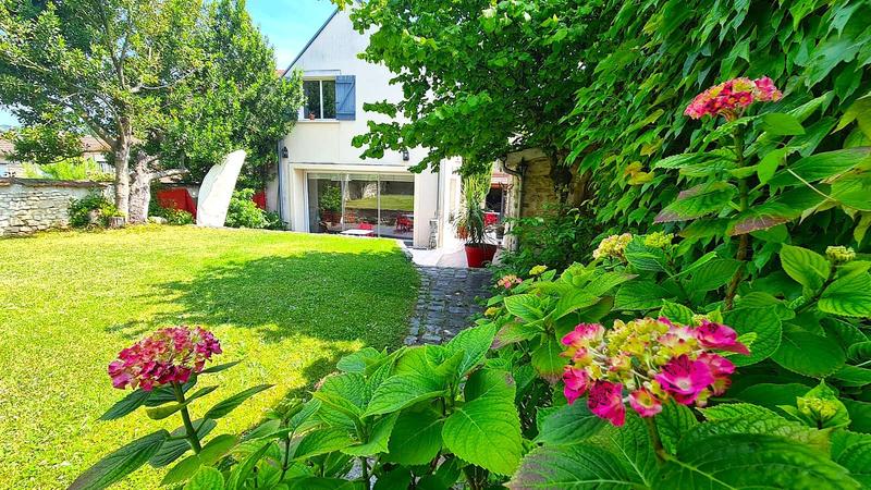 Maison ancienne - 246 m² - 10 pièces