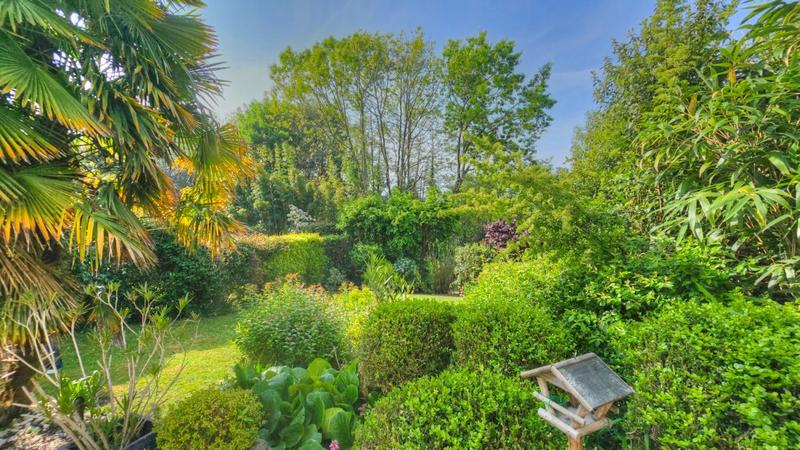 Maison - 216 m² - 8 pièces