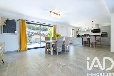 Maison - 134 m² - 5 pièces