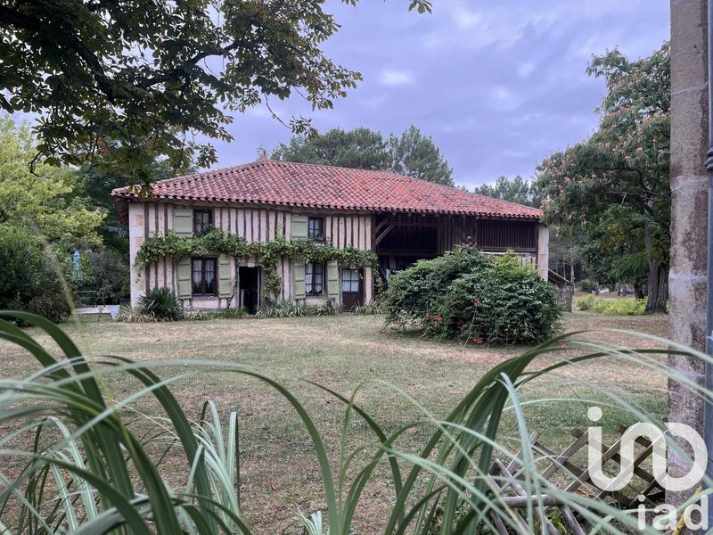 Maison - 729 m² - 23 pièces