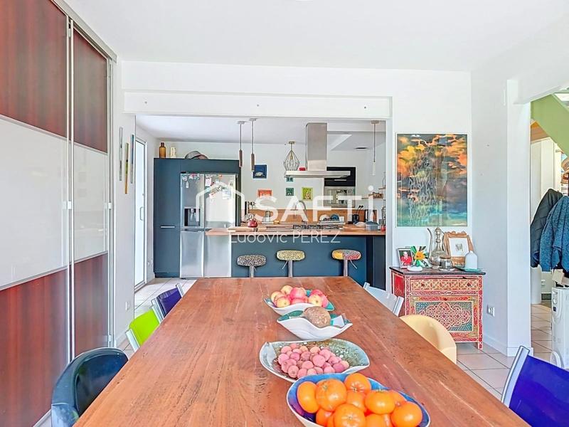 Maison - 219 m² - 8 pièces