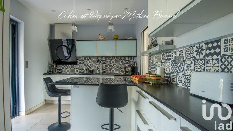 Maison - 214 m² - 9 pièces