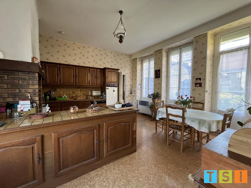 Immeuble mixte - 597 m²