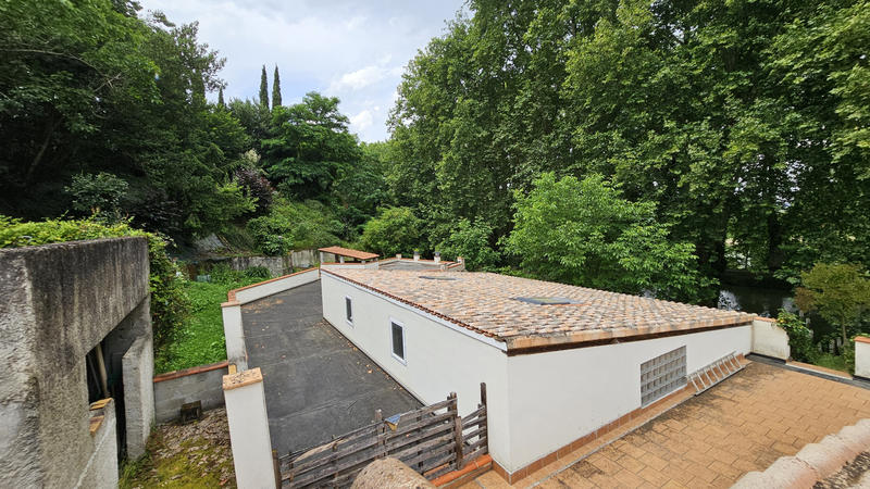 Maison - 600 m² - 20 pièces