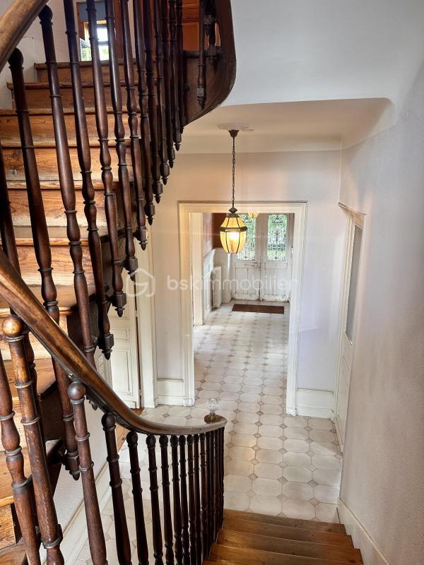 Demeure - 298 m² - 12 pièces