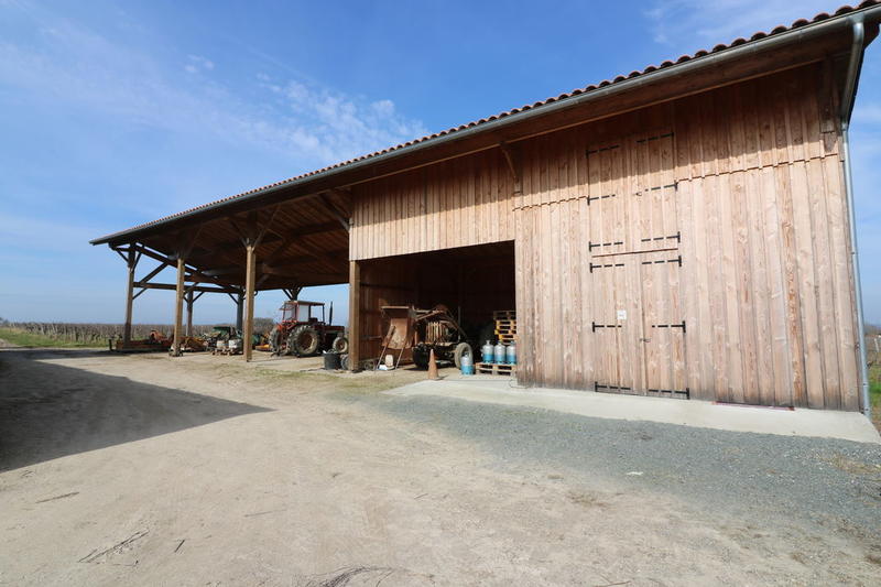 Maison - 1 500 m² - 7 pièces