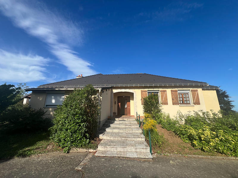 Maison - 232 m² - 7 pièces